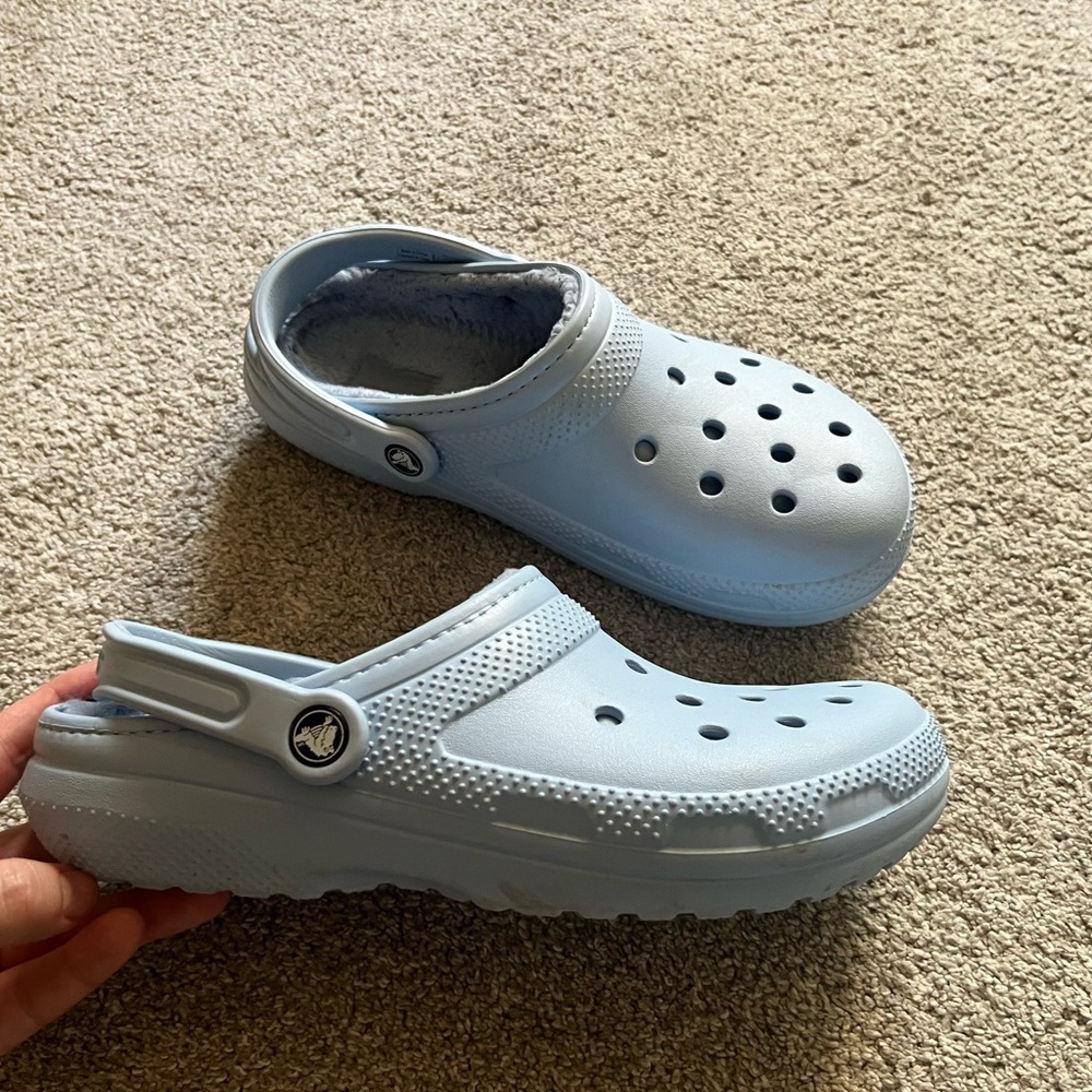 Crocs Classic Clogs Women’s 10 / Mens 8 Shoes Light Blue Lined Faux Fur Fuzzy